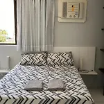 Lindo Apartamento Com Piscina A 100M Do Mar